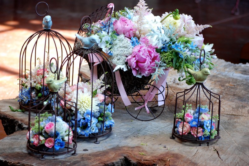 Cebolla Fine Flowers, Cebolla, Dallas Florist, Baby Shower Ideas, Bird Cage with Flowers, Carriage with Flowers