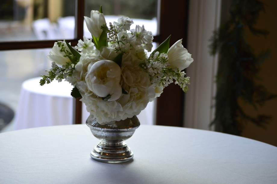 cebolla fine flowers, dallas wedding, dallas florist, white wedding, white flowers, holiday wedding